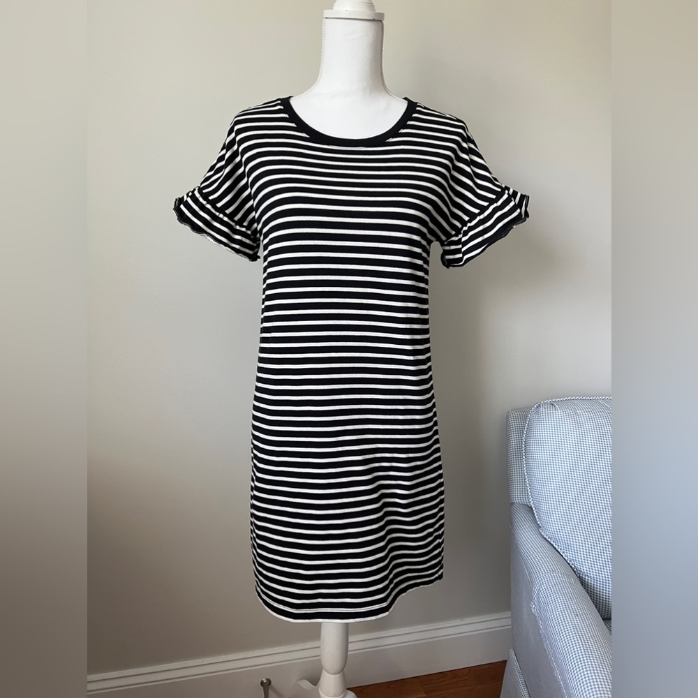 Old Navy Black & White Striped T-Shirt Dress Flutter Sleeves Size XS